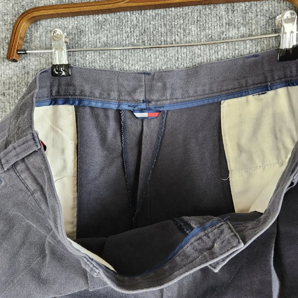 Vintage Tommy Hilfiger Chino Pants Crest Logo Pleated Mens 38x32 Blue Twill